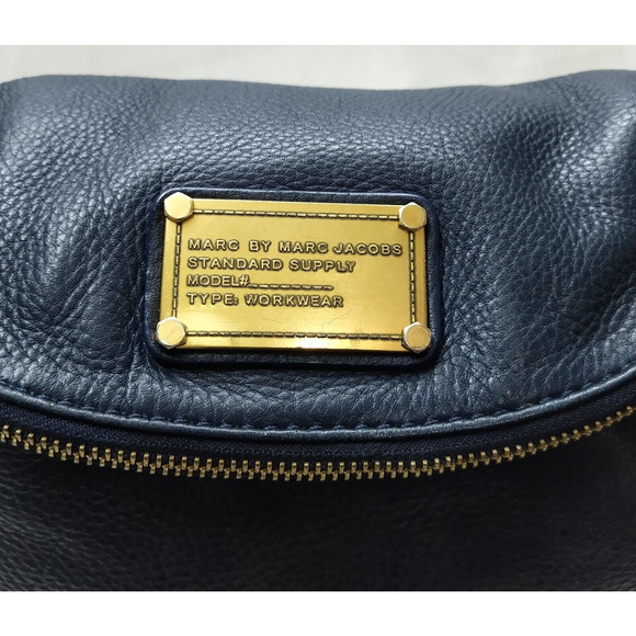 Marc Jacobs Natasha Blue Pebbled Leather Zipper Pocket Crossbody Bag - Picture 5 of 16